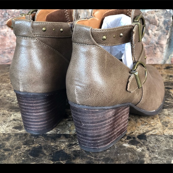 NEW  Baretraps Noralie Booties - Picture 7 of 9